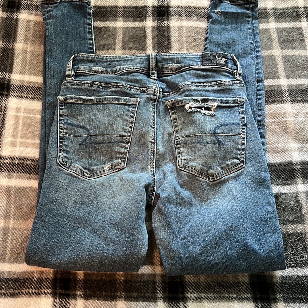 American Eagle High Rise - Picture 2 of 4